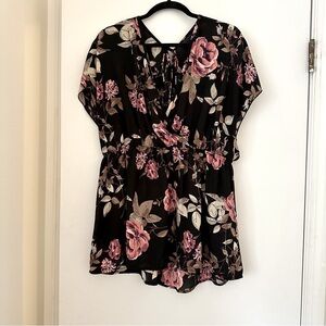 TORRID 🖤🌸 | black floral surplice babydoll top